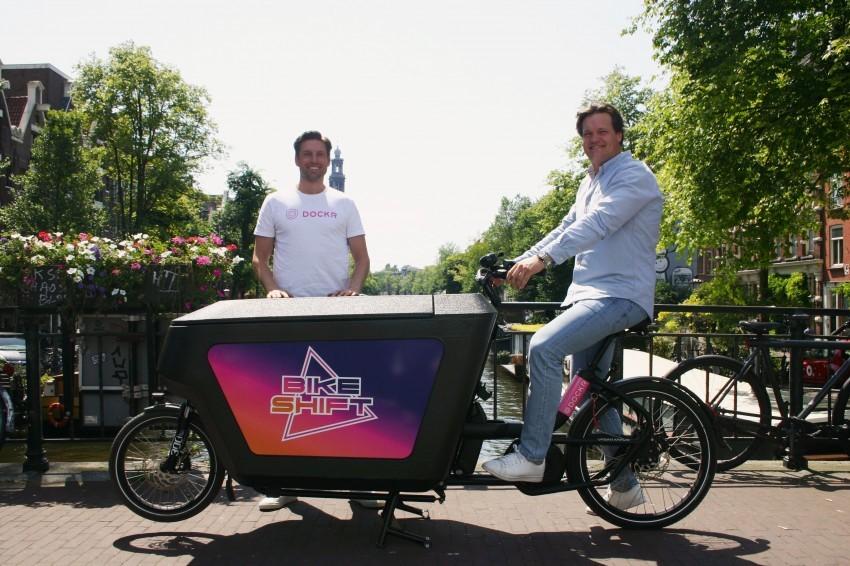 Robert Jan Koopman van DOCKR en Lodewijk van Nooten van Bikeshift gaan all-in, door gezamenlijk elektrische bedrijfsbakfietsen en fietskoeriers aan te bieden