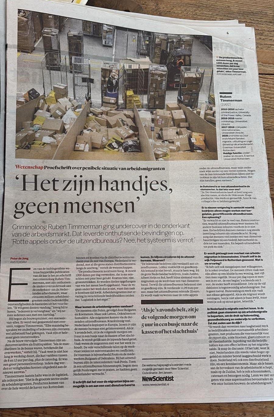 Foto van het krantenartikel over het onderzoek van Ruben Timmerman naar de misstanden in de logistieke sector.